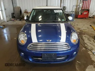 2013 MINI Hardtop with VIN WMWSU3C53DT681665, listed as a Copart auction lot 60752355 with 104,874 mi miles and Salvage title. Bid and sale history available at DreamBid. Image 5.