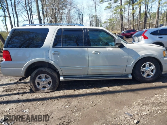 2006 Ford Expedition Limited with VIN 1FMFU19576LA66177, listed as a IAAI auction lot 41663217 with 166,118 mi miles. Bid and sale history available at carsss.com. Image 14.