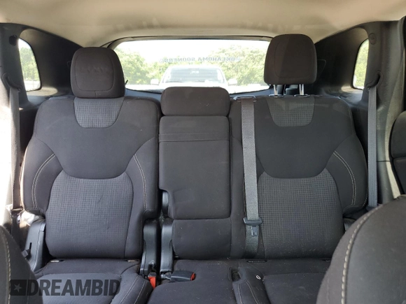 2016 Jeep Cherokee Latitude z VIN 1C4PJMCS3GW322171, wystawiony jako Copart lot #57277835 z przebiegiem 137 850 mil mil oraz Szkoda całkowita • Salvage title. Historia ofert i sprzedaży dostępna na DreamBid. Obrazek 10.