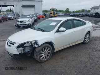 2011 Mazda 6 i Touring z VIN 1YVHZ8CH3B5M16942, wystawiony jako IAAI lot #42348573 z przebiegiem 240 098 mil mil oraz . Historia ofert i sprzedaży dostępna na DreamBid. Obrazek 2.
