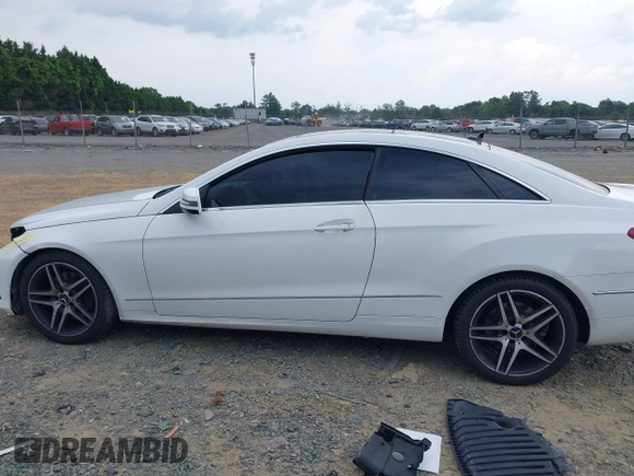 2014 Mercedes-Benz E 350 with VIN WDDKJ8JB7EF258210, listed as a IAAI auction lot 42632492 with 127,556 mi miles and . Bid and sale history available at DreamBid. Image 15.