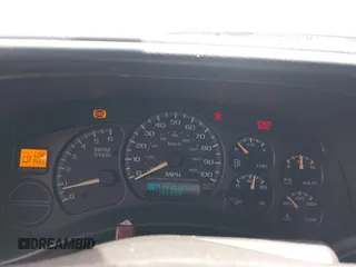 2002 Chevrolet Suburban LS z VIN 3GNEC16Z62G255198, wystawiony jako IAAI lot #42312829 z przebiegiem 192 459 mil mil oraz . Historia ofert i sprzedaży dostępna na DreamBid. Obrazek 7.