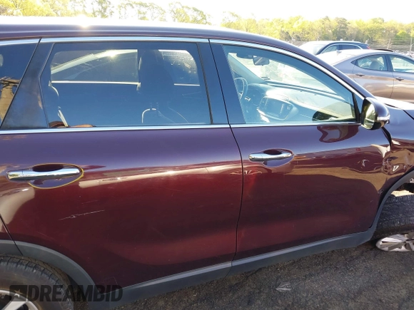 2019 Kia Sorento LX z VIN 5XYPG4A56KG481297, wystawiony jako IAAI lot #41994392 z przebiegiem 147 688 mil mil oraz . Historia ofert i sprzedaży dostępna na DreamBid. Obrazek 13.