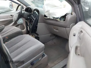 2002 Dodge Caravan Sport with VIN 2B4GP44R22R587446, listed as a IAAI auction lot 41472213 with 241,703 mi miles and . Bid and sale history available at carsss.com. Image 5.