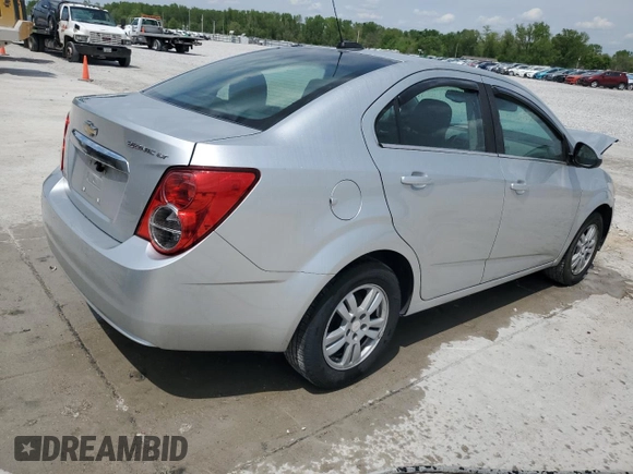 2015 Chevrolet Sonic LT z VIN 1G1JC5SHXF4108194, wystawiony jako Copart lot #54174955 z przebiegiem 146 443 mil mil oraz Szkoda całkowita • Salvage title. Historia ofert i sprzedaży dostępna na DreamBid. Obrazek 3.
