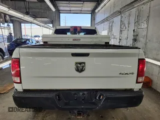 2018 Ram 2500 Tradesman with VIN 3C6UR5HJ0JG179551, listed as a IAAI auction lot 42226824 with 98,423 mi miles. Bid and sale history available at carsss.com. Image 42.