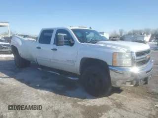 2009 Chevrolet Silverado 3500HD DRW LT with VIN 1GCJK836X9F126549, listed as a Copart auction lot 88457445 with 330,249 mi miles and Salvage Title. Bid and sale history available at carsss.com. Image 4.