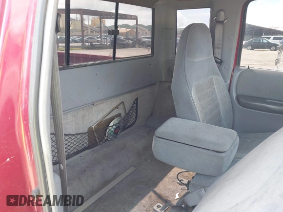1994 Ford Ranger Splash z VIN 1FTCR15X3RPB69674, wystawiony jako IAAI lot #41931622 z przebiegiem 144 828 mil mil oraz . Historia ofert i sprzedaży dostępna na DreamBid. Obrazek 8.