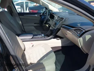 2017 Ford Fusion SE z VIN 3FA6P0HD6HR163041, wystawiony jako IAAI lot #42018701 z przebiegiem 124 271 mil mil oraz . Historia ofert i sprzedaży dostępna na DreamBid. Obrazek 5.