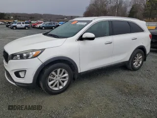 2018 Kia Sorento LX V6 with VIN 5XYPG4A55JG359805, listed as a Copart auction lot 48556785 with 82,538 mi miles and Clean Title. Bid and sale history available at carsss.com. Image 1.