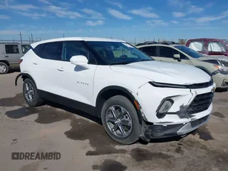 2023 Chevrolet Blazer LT z VIN 3GNKBCR4XPS116844, wystawiony jako IAAI lot #41622843 z przebiegiem 34 094 mil mil oraz . Historia ofert i sprzedaży dostępna na DreamBid. Obrazek 1.