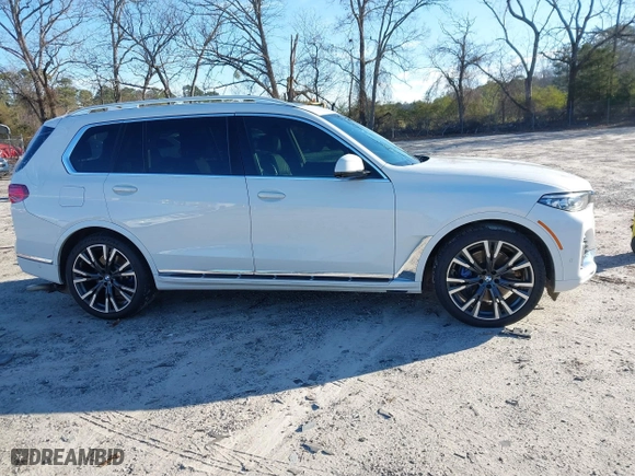 2020 BMW X7 xDrive40i with VIN 5UXCW2C05L9C18696, listed as a IAAI auction lot 41598890 with 102,599 mi miles. Bid and sale history available at carsss.com. Image 13.