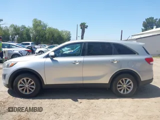 2017 Kia Sorento LX z VIN 5XYPG4A32HG210423, wystawiony jako IAAI lot #42283318 z przebiegiem 135 063 mil mil oraz . Historia ofert i sprzedaży dostępna na DreamBid. Obrazek 14.