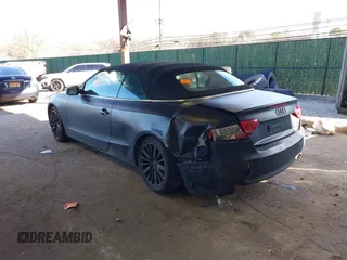 2010 Audi A5 Premium Plus z VIN WAULFAFH7AN024487, wystawiony jako IAAI lot #41574470 z przebiegiem 116 074 mil mil oraz . Historia ofert i sprzedaży dostępna na DreamBid. Obrazek 3.