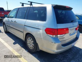 2008 Honda Odyssey LX z VIN 5FNRL38218B031969, wystawiony jako IAAI lot #42073460 z przebiegiem 251 722 mil mil oraz . Historia ofert i sprzedaży dostępna na DreamBid. Obrazek 3.