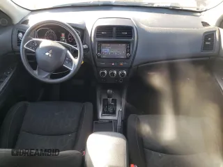 2021 Mitsubishi Outlander ES z VIN JA4APUAU6MU005379, wystawiony jako Copart lot #75310024 z przebiegiem 68 796 mil mil oraz Szkoda całkowita • Salvage title. Historia ofert i sprzedaży dostępna na DreamBid. Obrazek 8.