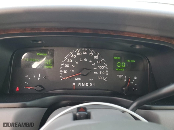 2002 Lincoln Town Car Sig. with VIN 1LNHM82W42Y667158, listed as a Copart auction lot 86111724 with 175,050 mi miles and Salvage Title. Bid and sale history available at carsss.com. Image 9.