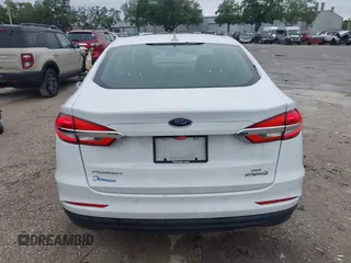2019 Ford Fusion SE with VIN 3FA6P0LU4KR204801, listed as a IAAI auction lot 41977106 with 101,675 mi miles. Bid and sale history available at carsss.com. Image 17.