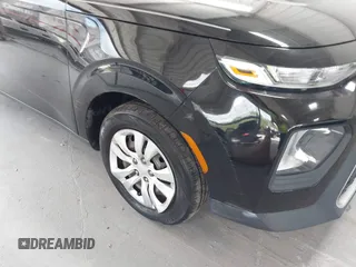 2020 Kia Soul S with VIN KNDJ23AU5L7119840, listed as a IAAI auction lot 42139898 with 63,549 mi miles and . Bid and sale history available at DreamBid. Image 17.