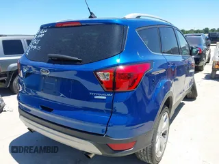2019 Ford Escape Titanium с VIN 1FMCU0J96KUC34410, выставлен на аукционе IAAI как лот 42309333 с пробегом 88 357 миль миль и . История ставок и продаж доступна на DreamBid. Изображение 4.