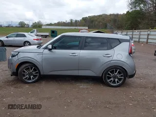 2024 Kia Soul EX with VIN KNDJ33AU8R7905962, listed as a IAAI auction lot 40863625 with 10,224 mi miles. Bid and sale history available at carsss.com. Image 14.