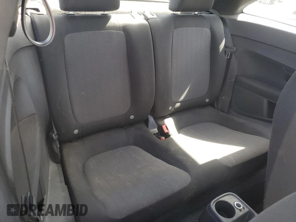 2013 Volkswagen Beetle Entry with VIN 3VWFP7AT3DM605640, listed as a Copart auction lot 47020285 with 101,183 mi miles and Salvage Title. Bid and sale history available at DreamBid. Image 10.