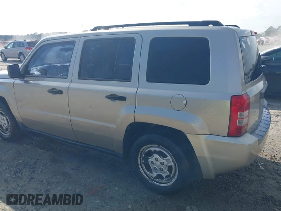 2009 Jeep Patriot Sport with VIN 1J4FT28B69D124812, listed as a IAAI auction lot 41437621 with 118,250 mi miles. Bid and sale history available at carsss.com. Image 6.