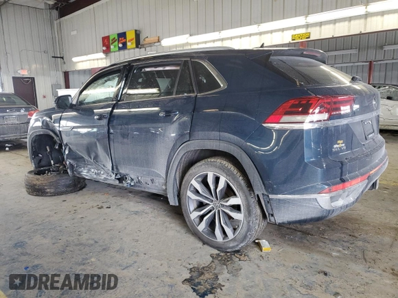 2022 Volkswagen Atlas SEL Premium R-Line with VIN 1V2FE2CA2NC208252, listed as a Copart auction lot 44740735 with Not provided miles and Salvage title. Bid and sale history available at DreamBid. Image 2.