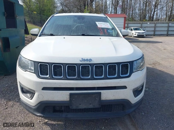 2019 Jeep Compass Latitude w/Sun/Wheel Pkg with VIN 3C4NJCBB1KT802050, listed as a IAAI auction lot 41852123 with NaN miles. Bid and sale history available at carsss.com. Image 12.