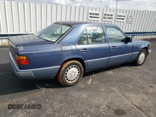 1990 Mercedes-Benz 300 with VIN WDBEA30D4LB250047, listed as a Copart auction lot 74139384 with 276,613 mi miles and Clean Title. Bid and sale history available at carsss.com. Image 3.