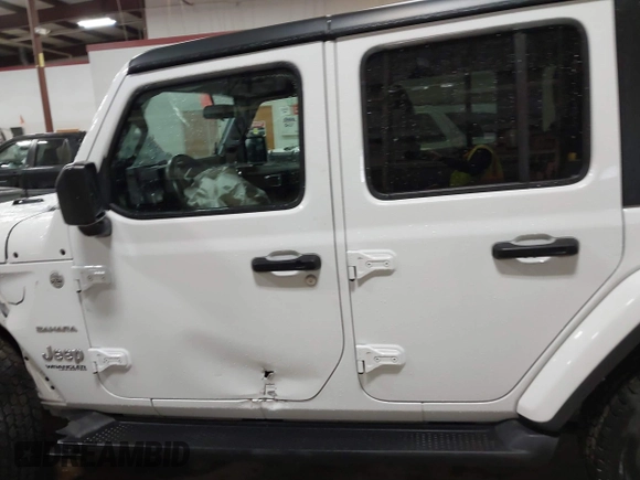 2021 Jeep Wrangler Unlimited Sahara with VIN 1C4HJXEG2MW655357, listed as a IAAI auction lot 41724695 with 37,644 mi miles and . Bid and sale history available at DreamBid. Image 14.