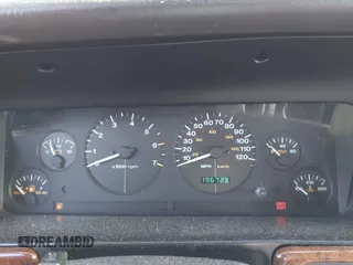 1996 Jeep Grand Cherokee Laredo with VIN 1J4GZ58Y8TC374929, listed as a IAAI auction lot 41725111 with 196,723 mi miles. Bid and sale history available at carsss.com. Image 7.