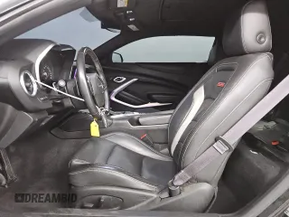 2017 Chevrolet Camaro 2SS z VIN 1G1FH1R74H0101619, wystawiony jako Copart lot #53637885 z przebiegiem 110 052 mil mil oraz Czysty tytuł • Clean title. Historia ofert i sprzedaży dostępna na DreamBid. Obrazek 7.