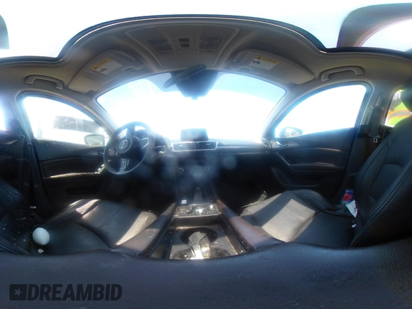 2017 Mazda 3 Grand Touring z VIN 3MZBN1M39HM127811, wystawiony jako IAAI lot #42060315 z przebiegiem Nie podano mil oraz . Historia ofert i sprzedaży dostępna na DreamBid. Obrazek 17.