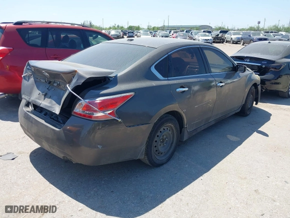 2015 Nissan Altima 2.5 with VIN 1N4AL3AP0FN368673, listed as a IAAI auction lot 41867886 with 152,213 mi miles. Bid and sale history available at carsss.com. Image 4.