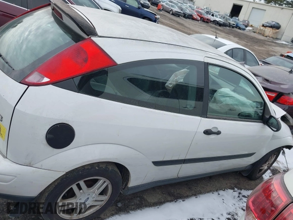 2000 Ford Focus ZX3 with VIN 3FAFP3130YR210633, listed as a IAAI auction lot 41376240 with Not Provided miles and . Bid and sale history available at carsss.com. Image 12.