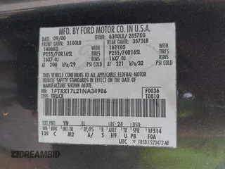 2001 Ford F-150 XL z VIN 1FTRX17L21NA34986, wystawiony jako IAAI lot #42334380 z przebiegiem Nie podano mil oraz . Historia ofert i sprzedaży dostępna na DreamBid. Obrazek 9.