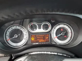 2014 FIAT 500L Trekking with VIN ZFBCFADH5EZ021059, listed as a Copart auction lot 44992125 with 126,744 mi miles and Clean Title. Bid and sale history available at DreamBid. Image 9.