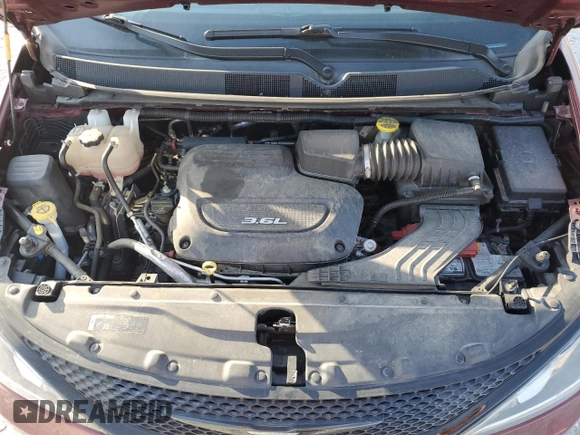 2018 Chrysler Pacifica Touring L with VIN 2C4RC1BG7JR332720, listed as a Copart auction lot 53940265 with 58,523 mi miles and Salvage Title. Bid and sale history available at DreamBid. Image 12.