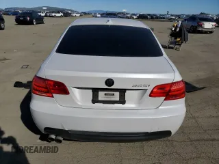 2011 BMW 3 Series 328i z VIN WBAKE5C55BE755050, wystawiony jako Copart lot #45575455 z przebiegiem 148 301 mil mil oraz Szkoda całkowita • Salvage title. Historia ofert i sprzedaży dostępna na DreamBid. Obrazek 6.