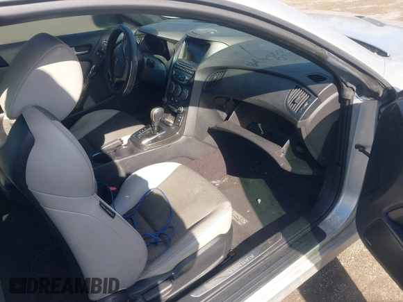 2013 Hyundai Genesis Coupe R-Spec with VIN KMHHT6KD7DU096698, listed as a IAAI auction lot 41604486 with Not provided miles and . Bid and sale history available at DreamBid. Image 5.