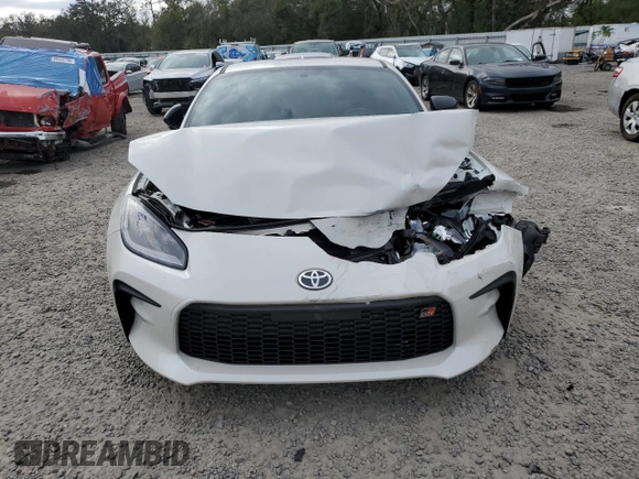 2024 Toyota 86 Premium with VIN JF1ZNBE15R8760564, listed as a Copart auction lot 41755775 with 2,047 mi miles and Salvage Title. Bid and sale history available at DreamBid. Image 5.