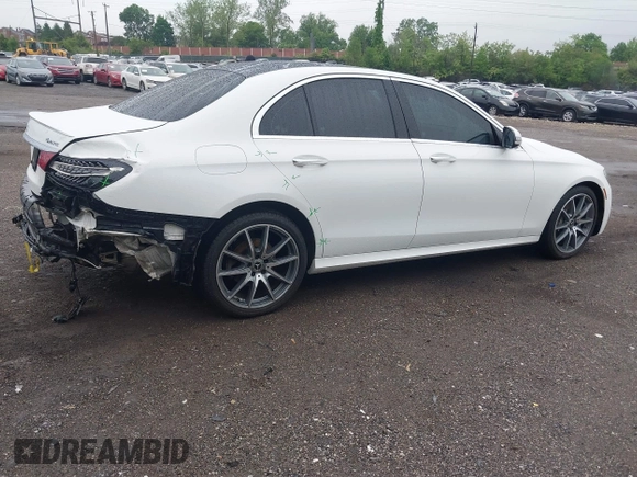 2023 Mercedes-Benz E 350 z VIN W1KZF8EB6PB119187, wystawiony jako IAAI lot #42179987 z przebiegiem 42 813 mil mil oraz . Historia ofert i sprzedaży dostępna na DreamBid. Obrazek 4.