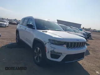 2024 Jeep Grand Cherokee с VIN 1C4RJYB65R8521377, выставлен на аукционе IAAI как лот 42489602 с пробегом 39 413 миль миль и . История ставок и продаж доступна на DreamBid. Изображение 1.