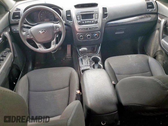2014 Kia Sorento LX with VIN 5XYKT3A69EG486040, listed as a Copart auction lot 54686995 with 146,736 mi miles and Clean Title. Bid and sale history available at carsss.com. Image 9.