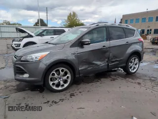 2013 Ford Escape Titanium z VIN 1FMCU0J91DUC45544, wystawiony jako Copart lot #55031145 z przebiegiem 161 322 mil mil oraz Szkody całkowita. Historia ofert i sprzedaży dostępna na DreamBid. Obrazek 1.