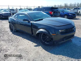 2013 Chevrolet Camaro LS z VIN 2G1FA1E35D9156989, wystawiony jako IAAI lot #41999082 z przebiegiem 168 616 mil mil oraz . Historia ofert i sprzedaży dostępna na DreamBid. Obrazek 1.