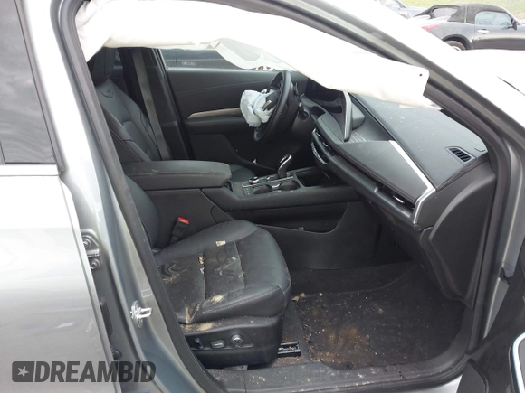2025 Cadillac XT4 AWD Premium Luxury with VIN 1GYFZDR41SF131347, listed as a IAAI auction lot 42198131 with 9,416 mi miles and . Bid and sale history available at carsss.com. Image 5.
