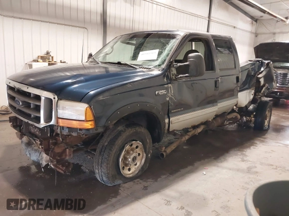 2001 Ford Super Duty F-250 XL with VIN 1FTNW21FX1EC34184, listed as a IAAI auction lot 40381913 with 230,400 mi miles. Bid and sale history available at carsss.com. Image 2.
