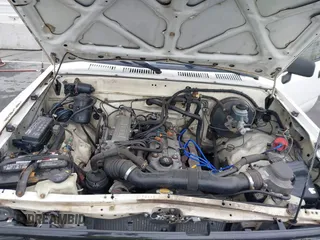 1992 Toyota Pickup z VIN 4TARN81A0NZ008256, wystawiony jako IAAI lot #41766264 z przebiegiem 278 220 mil mil oraz . Historia ofert i sprzedaży dostępna na DreamBid. Obrazek 10.